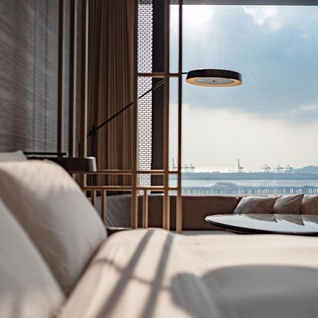 Conrad Shenzhen, The First Art Museum Hotel In Greater Bay Area With The Stunning Bay And Sunset View In The Hotel Terrace Экстерьер фото