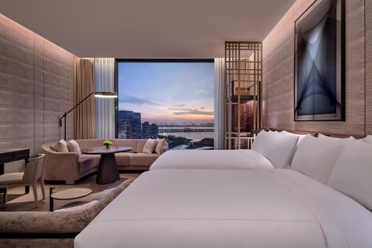 Conrad Shenzhen, The First Art Museum Hotel In Greater Bay Area With The Stunning Bay And Sunset View In The Hotel Terrace Экстерьер фото