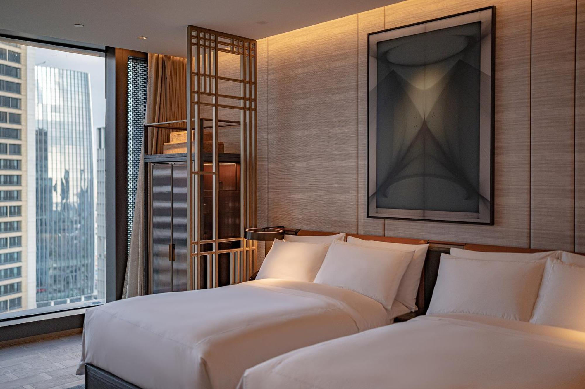 Conrad Shenzhen, The First Art Museum Hotel In Greater Bay Area With The Stunning Bay And Sunset View In The Hotel Terrace Экстерьер фото