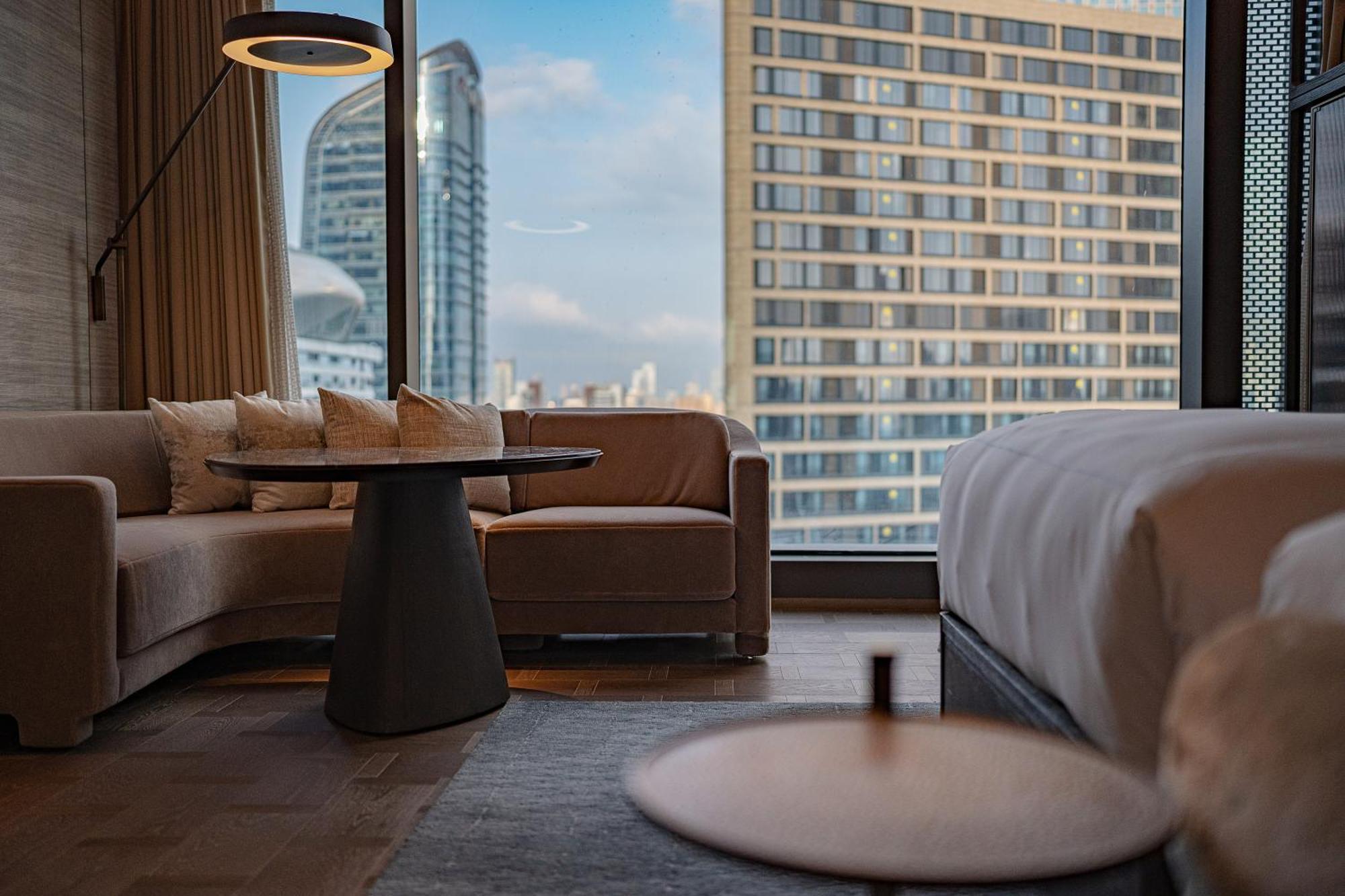 Conrad Shenzhen, The First Art Museum Hotel In Greater Bay Area With The Stunning Bay And Sunset View In The Hotel Terrace Экстерьер фото